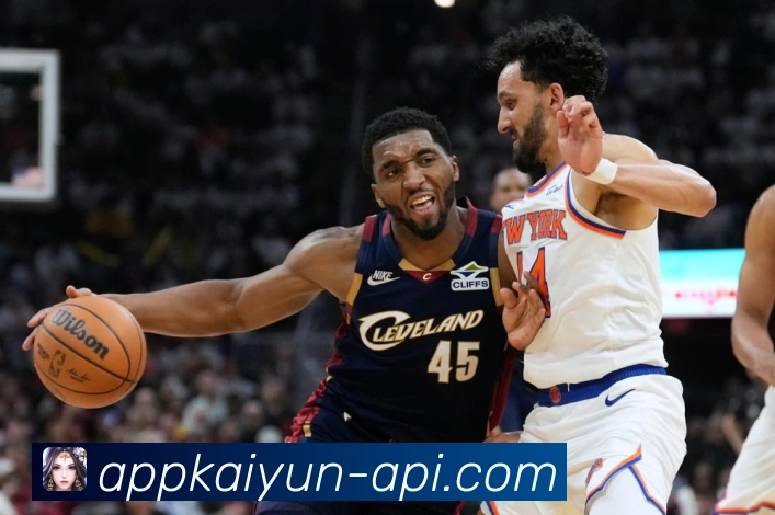 NBA常规赛焦点对决尼克斯热火火力全开激情碰撞解析